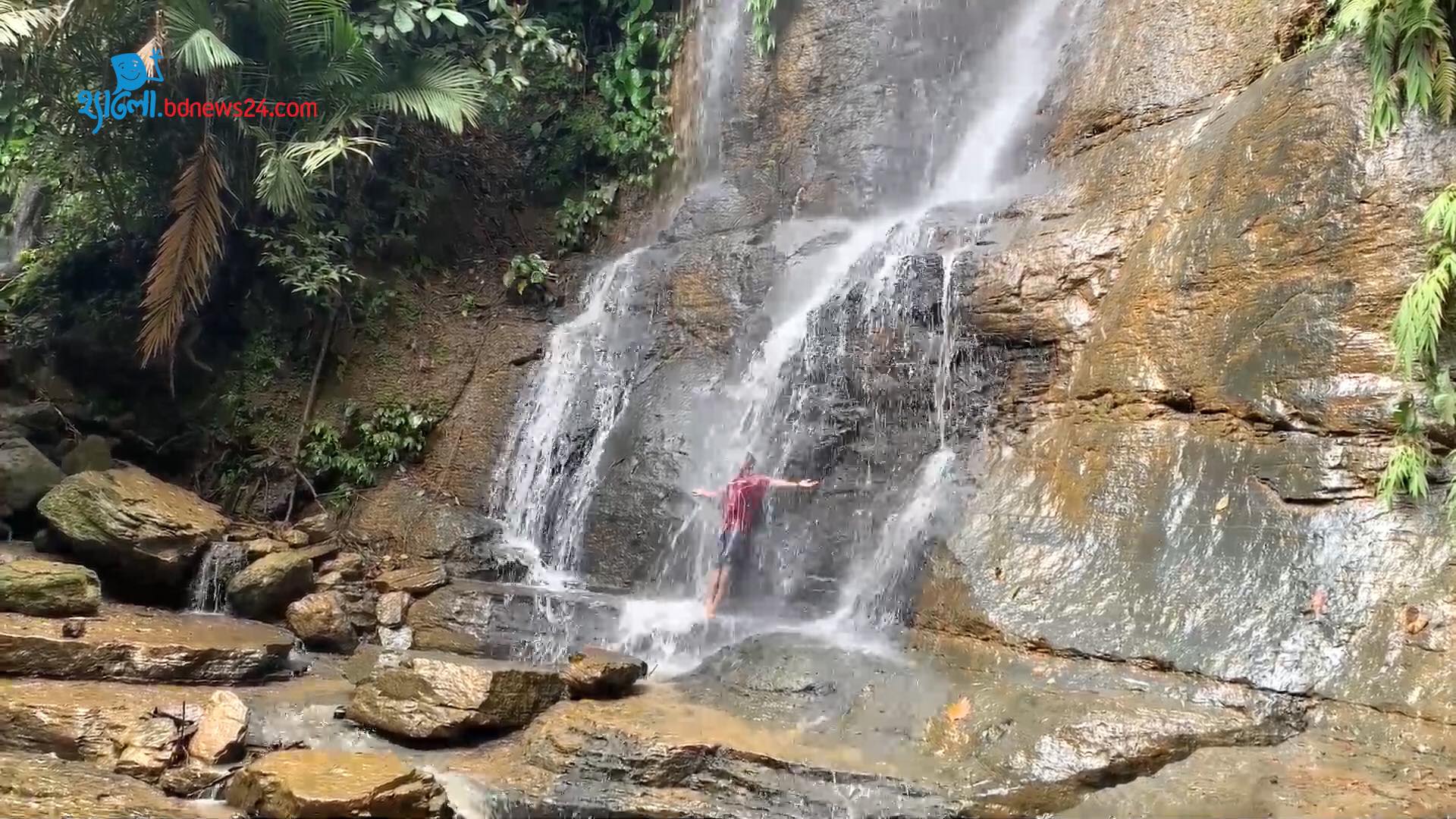 বান্দরবানের চিংড়ি ঝর্ণা (ভিডিওসহ) বান্দরবানের চিংড়ি ঝর্ণা (ভিডিওসহ)