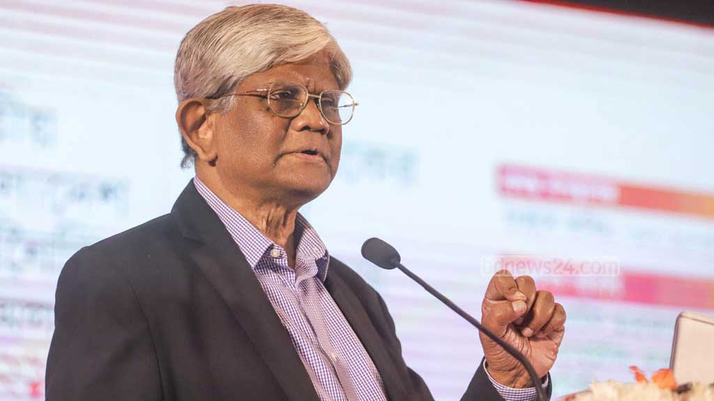 ব্যাংকের সাবেক গভর্নর সালেহউদ্দিন আহমেদ। 