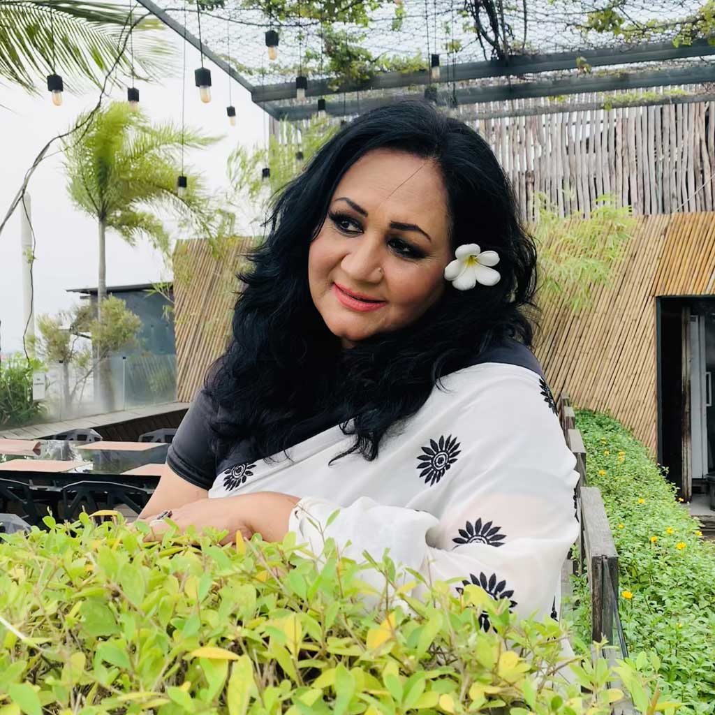 ফাহমিদা বলেছেন, দেশ-বিদেশ ঘুরে বেড়ালেও তাকে সবেচেয়ে বেশি টানে কক্সবাজারের সৈকত। তাই সুযোগ পেলেই সেখানে যান। 
