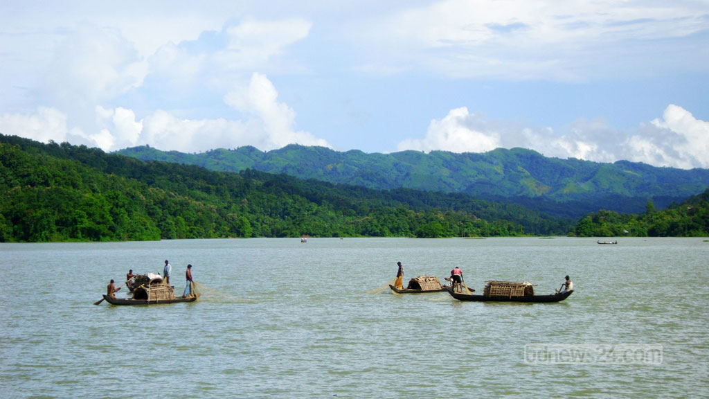 ১ মে থেকে কাপ্তাই হ্রদে মাছ শিকার বন্ধ
