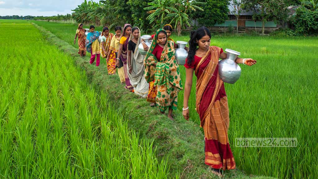 উপকূলে সুপেয় পানি: ‘জলের মত’ সহজ নয়