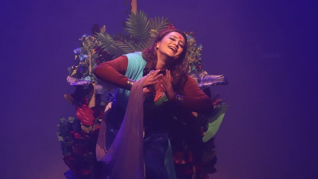 আগামী শুক্র ও শনিবার সন্ধ্যা সাড়ে ছয়টায় 'বীরাঙ্গনা কাব্য'র দুইটি প্রদর্শনী হবে। 