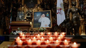Thousands honour Pope Francis in St Peter's Basilica