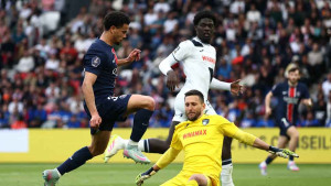 PSG continue unbeaten league season