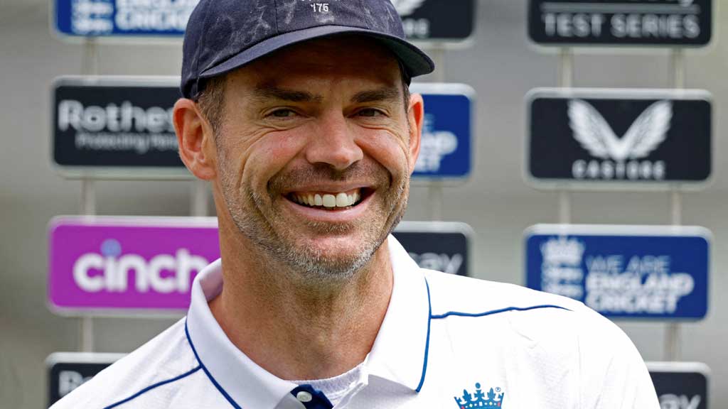Ex-England fast bowler Anderson gets knighthood