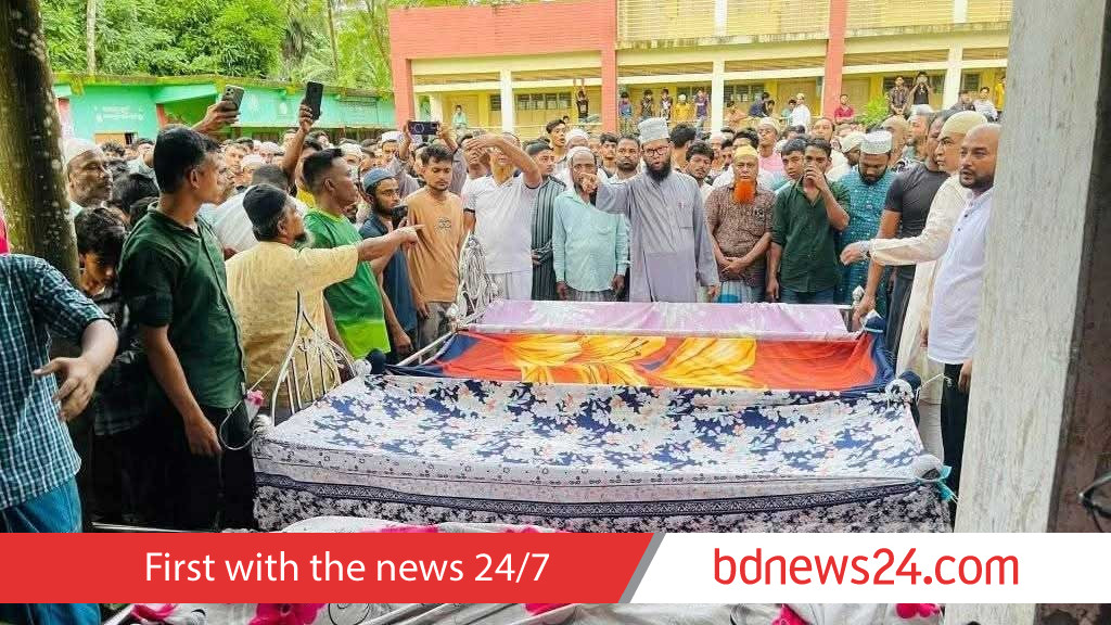 Family of 7 that perished in Noakhali car crash buried together