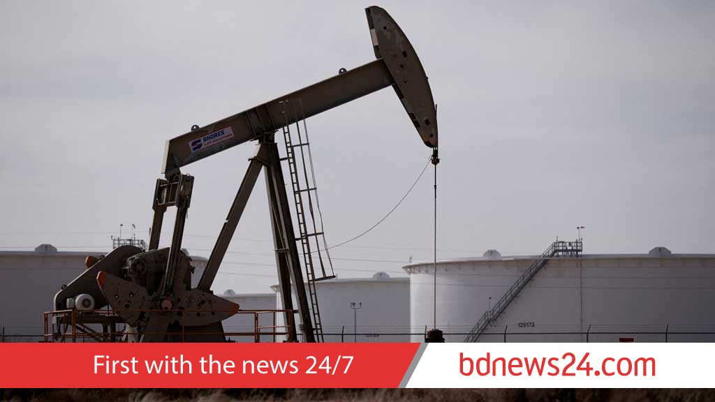 Oil slips as market weighs end of US summer driving and India supply dilemma