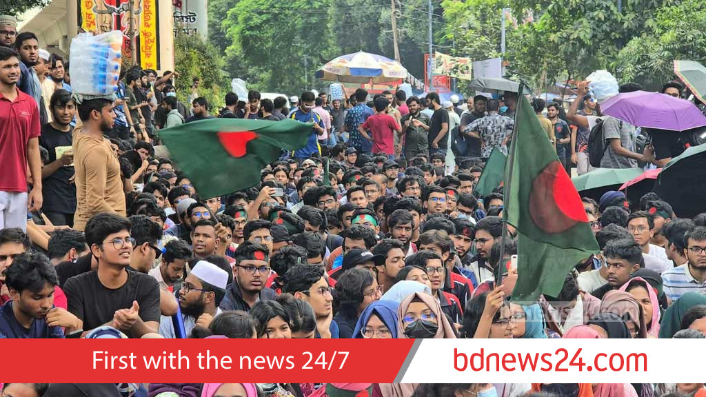 Engineering students block Shahbagh for 2nd day to push for three-point demands