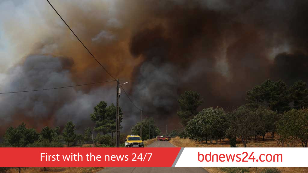 Firefighter injured in Portugal blaze