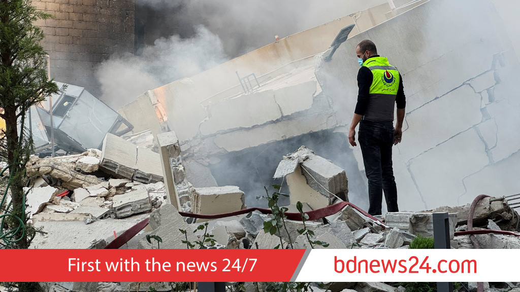 Israeli air strike kills 3 in southern Lebanon