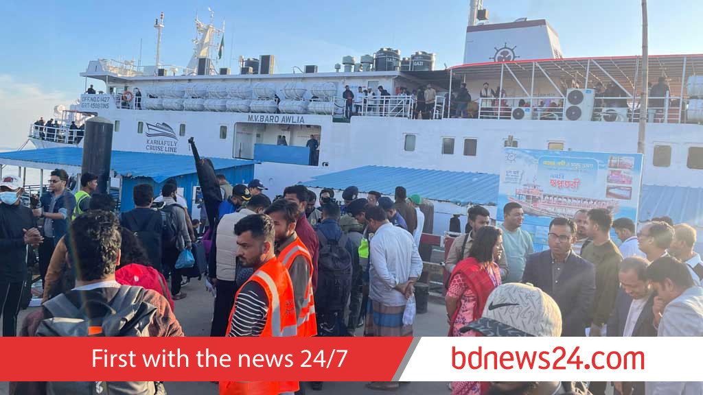 Over 1,000 tourists sail to St Martin's under tight watch