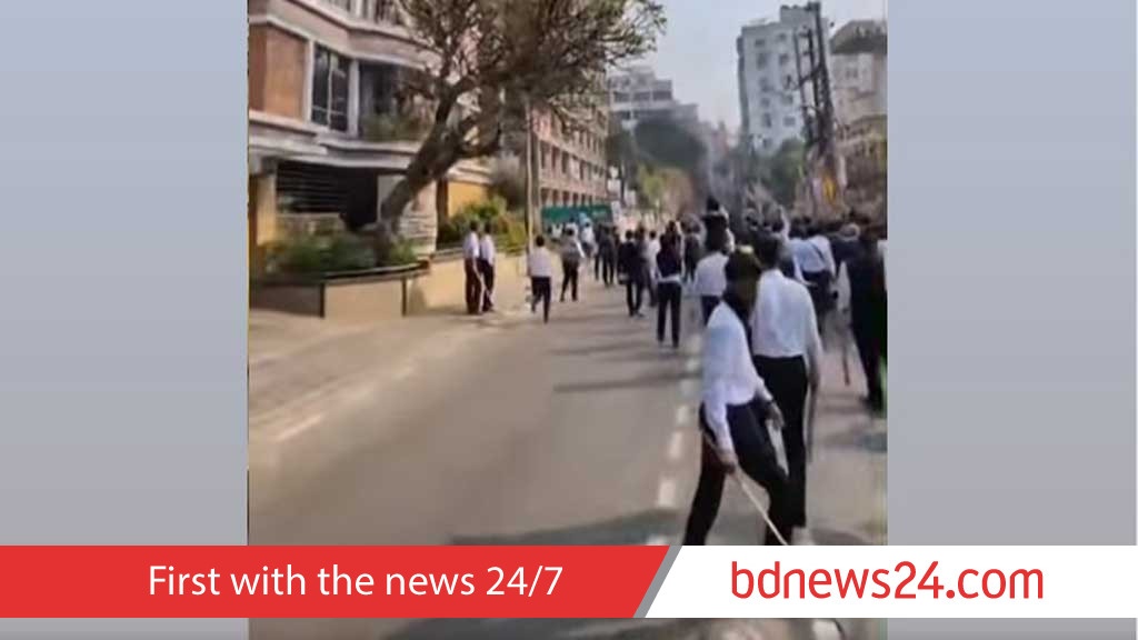 Dhaka College halts bus services after clashes