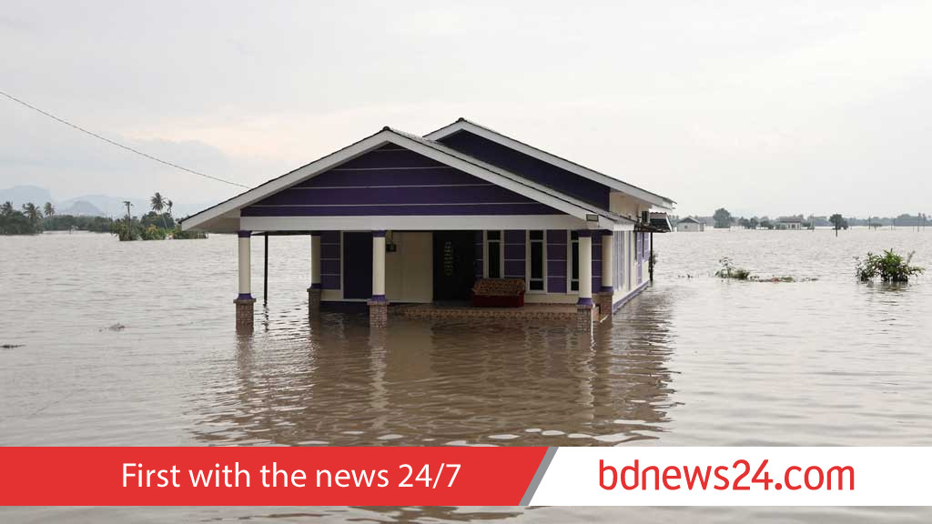 Southeast Asia storm deaths near 700