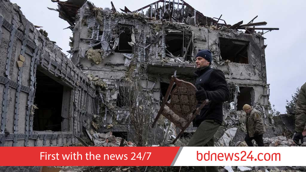 Russian strike hits Ukraine’s Kremenchuk, cutting utilities: mayor