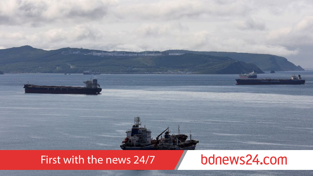 Oil prices retreat slightly