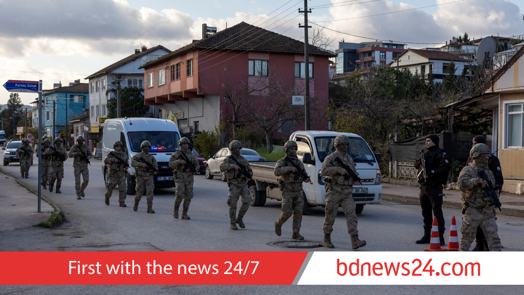 7 Turkish police wounded in clash with Islamic State militants