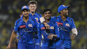 Chennai, Mumbai show value of spinners
