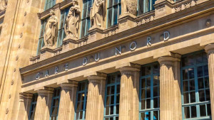 Discovery of WWII bomb disrupts Paris train service