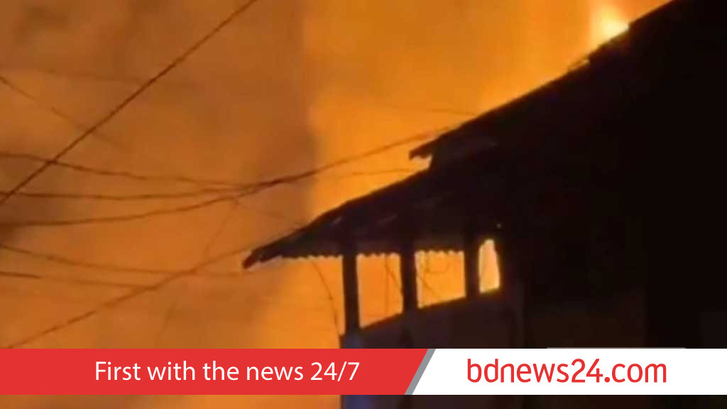 Fire destroys 15 shops in Lakshmipur