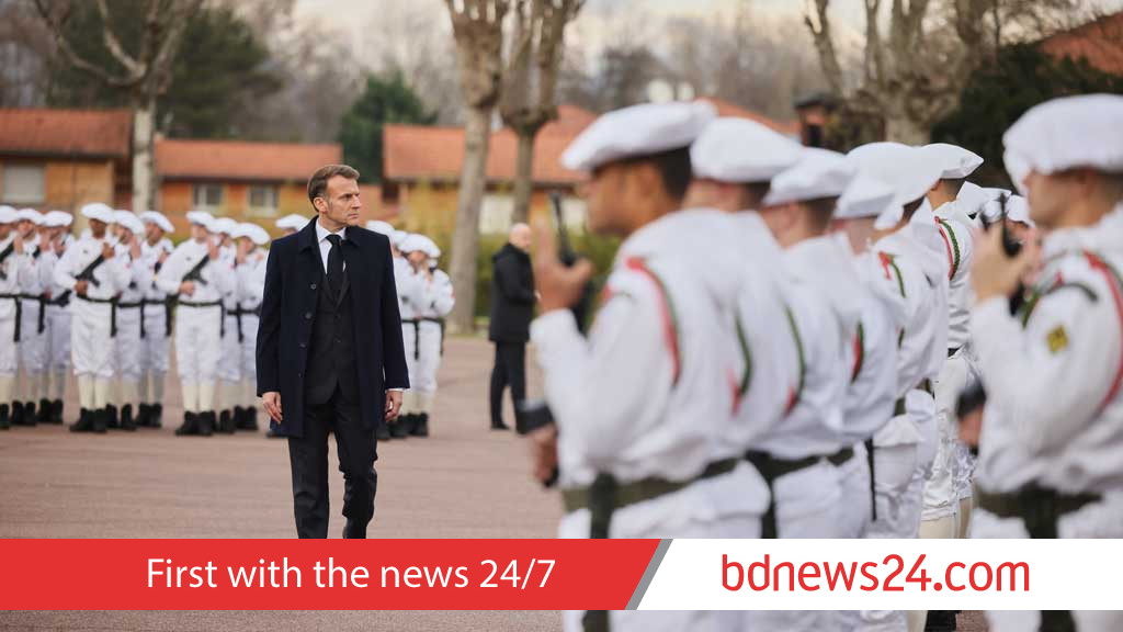 Macron unveils voluntary military service