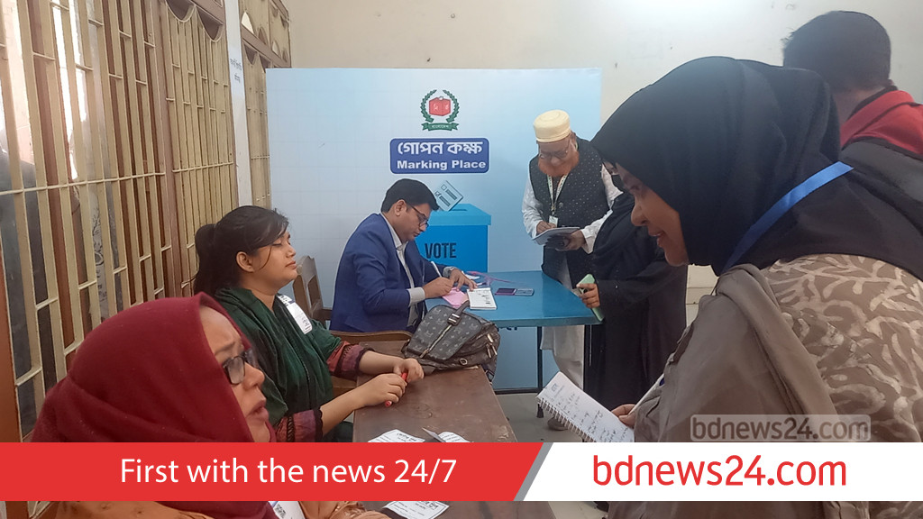 Mock voting drill under way in Dhaka