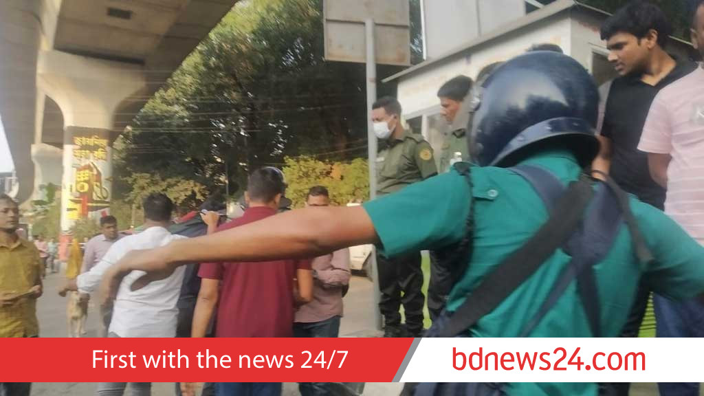 Police use sound grenades to break up primary teachers' protest in Dhaka