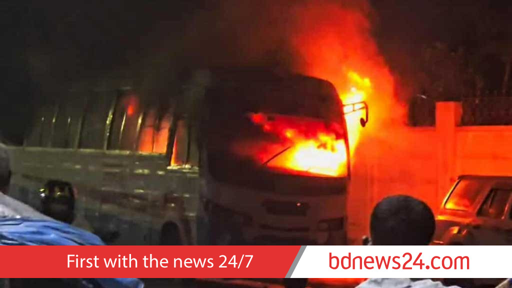 Arsonists set Malancha bus on fire in Dhaka’s Sutrapur