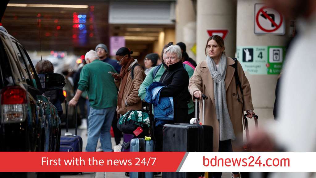 Thanksgiving travel plans hit by US shutdown