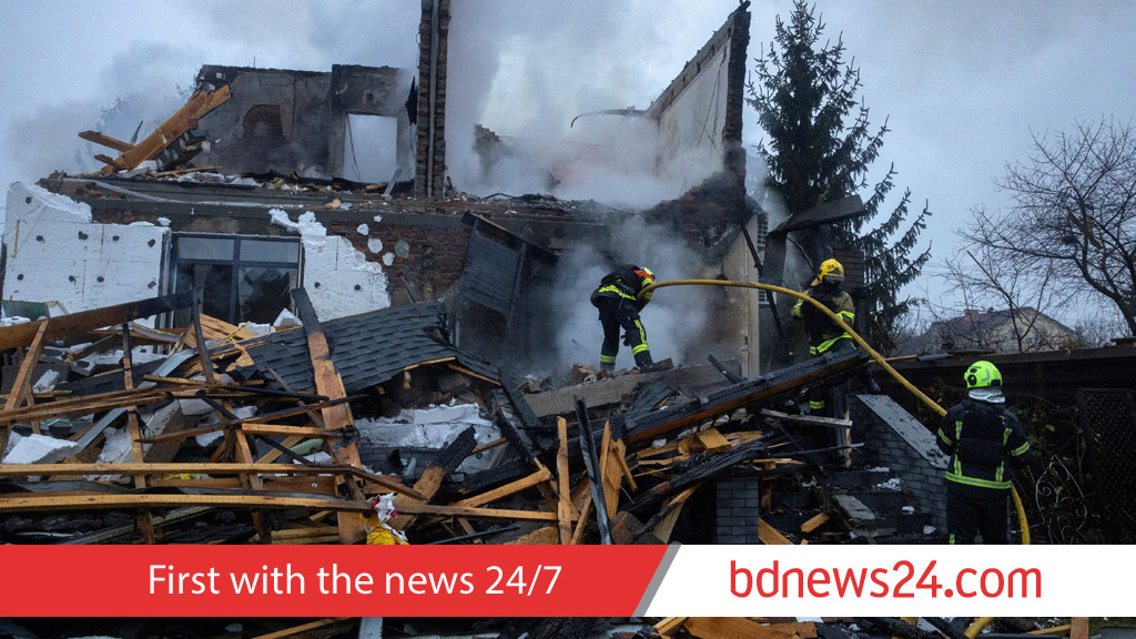 Russian overnight attack on Ukraine kills 3