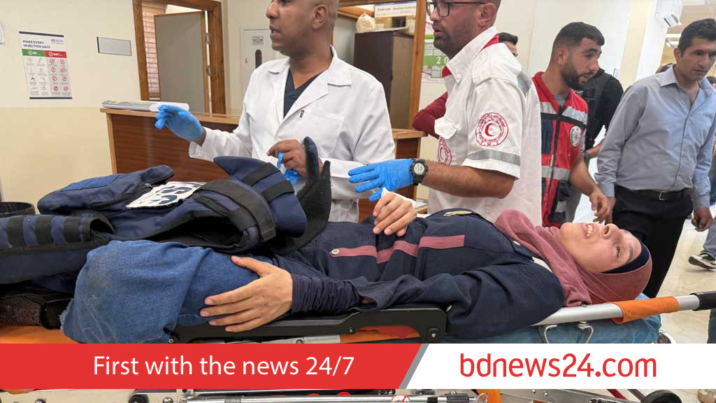 Israeli settlers attack Palestinians, journalists: witnesses