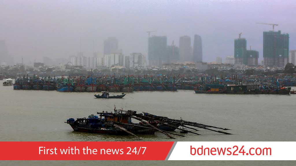 Philippines warns of deadly storm surges