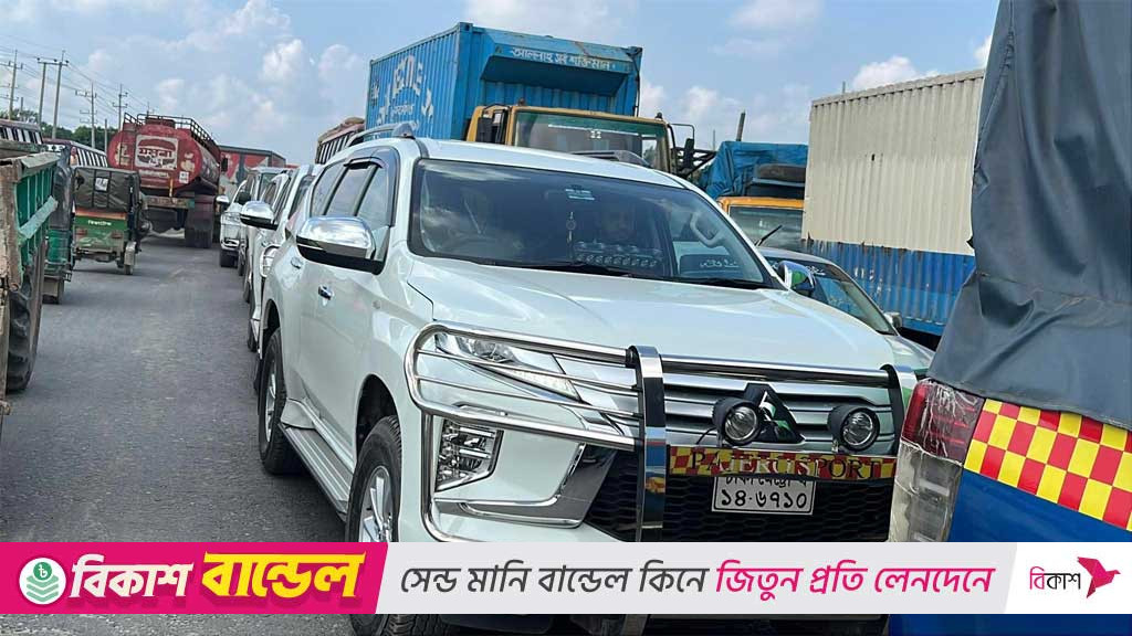 Transport advisor visits Brahmanbaria for road inspection, gets stuck in traffic congestion