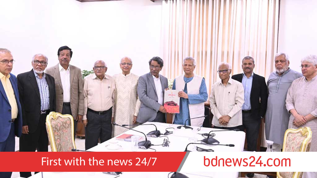 CA Yunus receives recommendations from National Consensus Commission