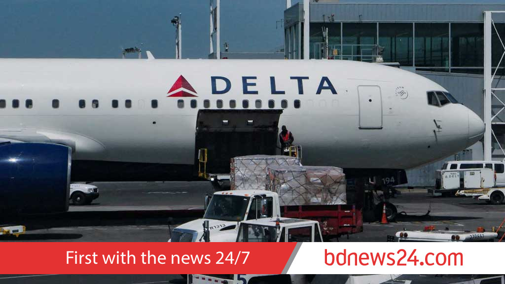 Air travellers rethink plans as US government shutdown causes flight delays, cancellations