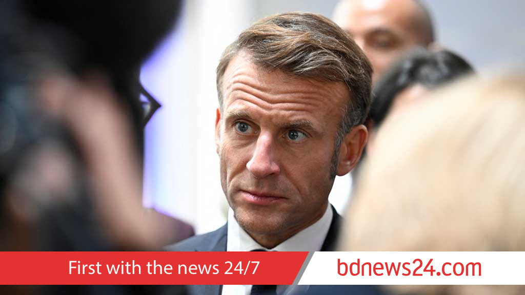 France's Macron pressed to end political 'mess'