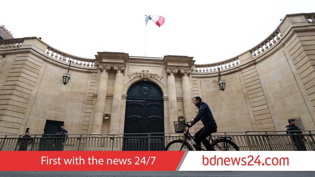 French risk premium rises as PM resigns; politics shake long bonds