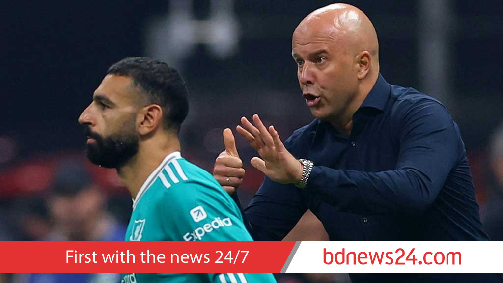 Slot says no need to panic after Liverpool lose late on again