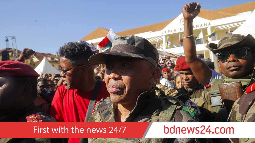 Madagascar coup leader Randrianirina says he will be sworn in as president