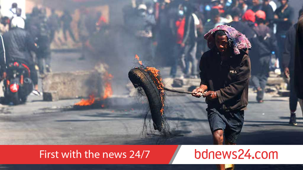 Anti-government protests resume in several Madagascar cities