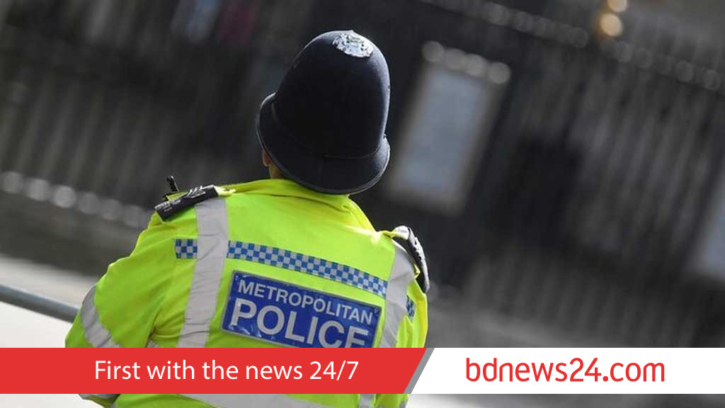 UK police hit criminal gang suspected of smuggling stolen phones to China