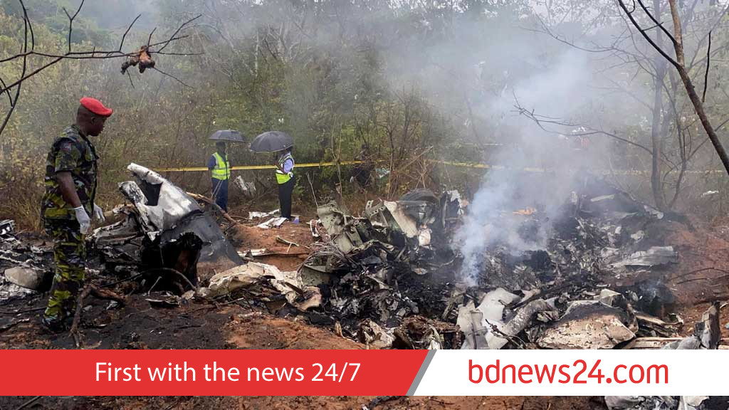 Kenyan plane carrying foreign tourists crashes, 11 killed