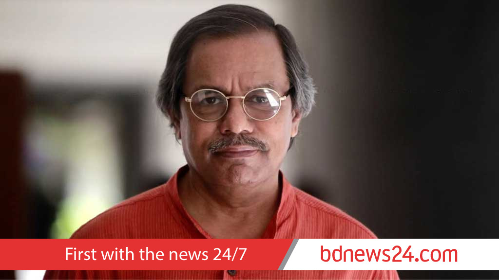 Renowned academic Syed Manzoorul Islam breathing without ventilation support