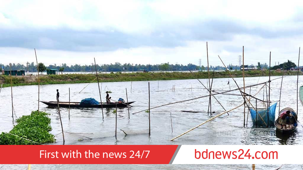 Sirajganj mosque leases section of river, local fishermen fear loss of livelihood