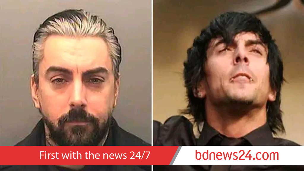 Lostprophets singer Ian Watkins killed in UK prison attack, media reports say