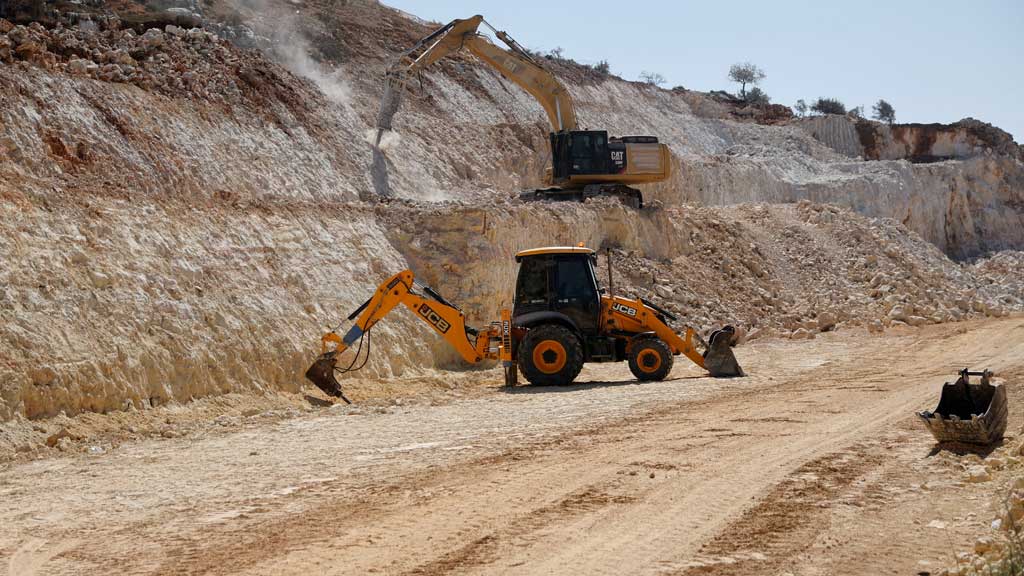Israeli bulldozers in West Bank crush Palestinian state hopes