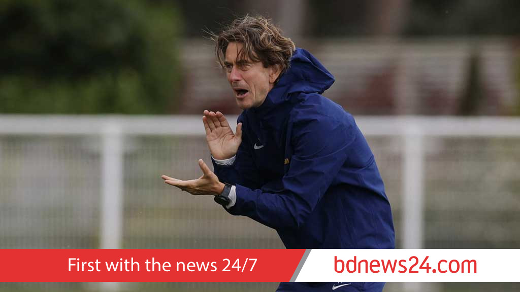 Fans can 'hope and dream' but Spurs are focused, coach Frank says after positive start