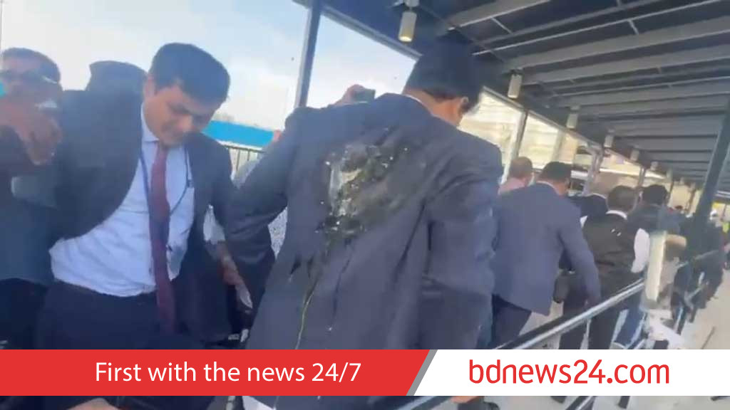 NCP leader Akhter Hossen pelted with eggs at New York airport