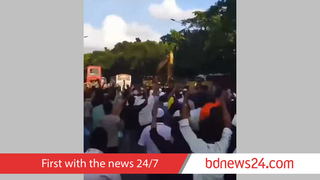 Over 50 detained as simultaneous Awami League processions sweep through Dhaka