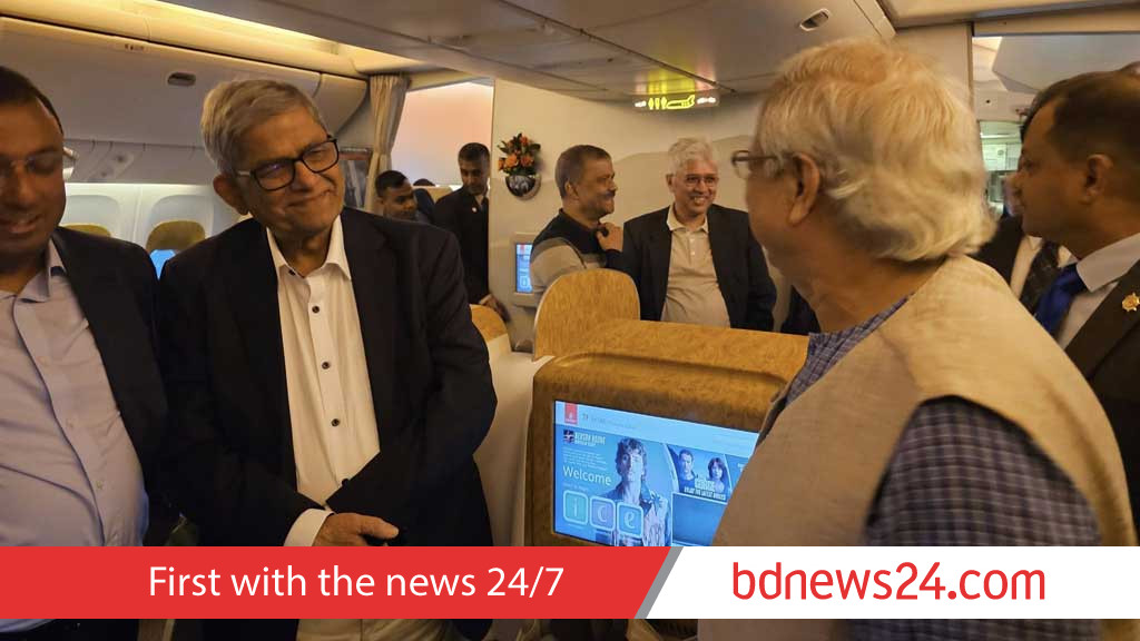 Yunus leaves for New York with five politicians to attend UN General Assembly