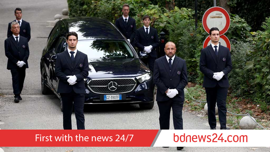 Italian fashion king Giorgio Armani mourned in private funeral